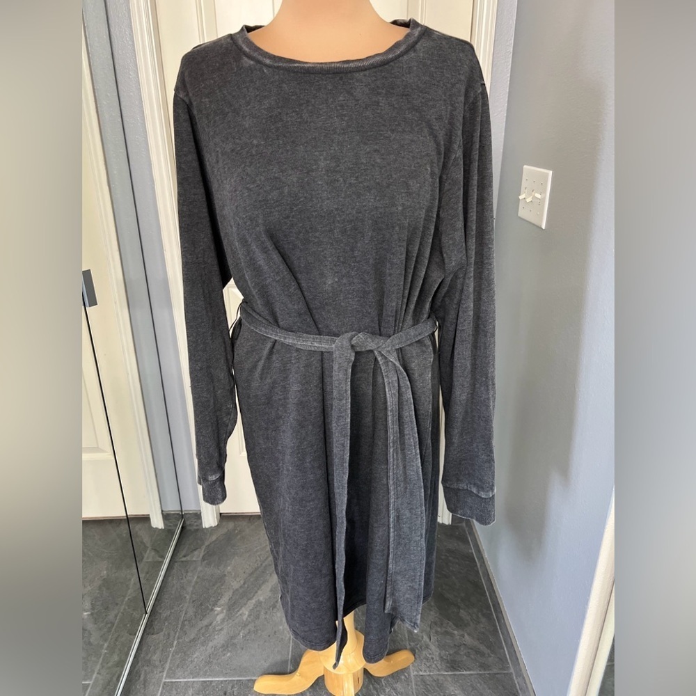 Torrid Women's Belted Fleece Sweatshirt Dress Size 2X Black Washed Athleisure‎
